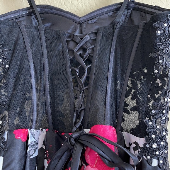 Blondie Nites by Stacy Sklar Prom Dress Size 1 - Picture 9 of 17